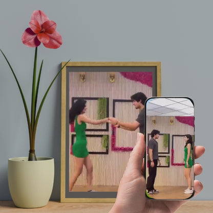 The Magic Memory Frame - Scan to play Video